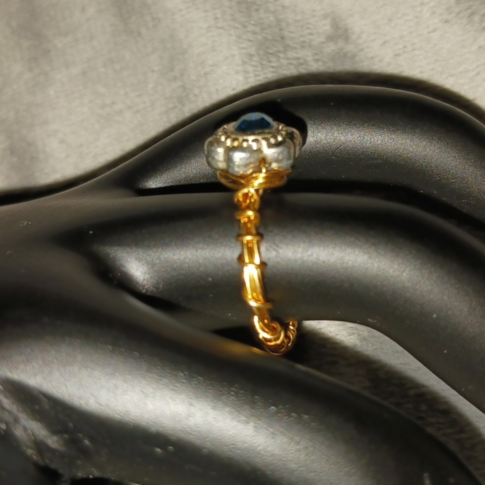 Ring - Picture 5 of 6